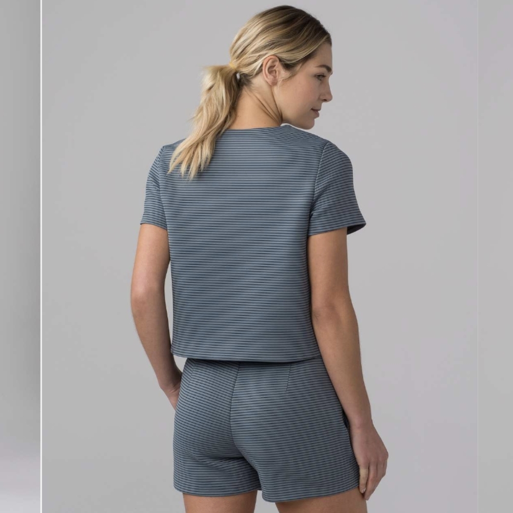 Lululemon Shaped Short Sleeve size 2
